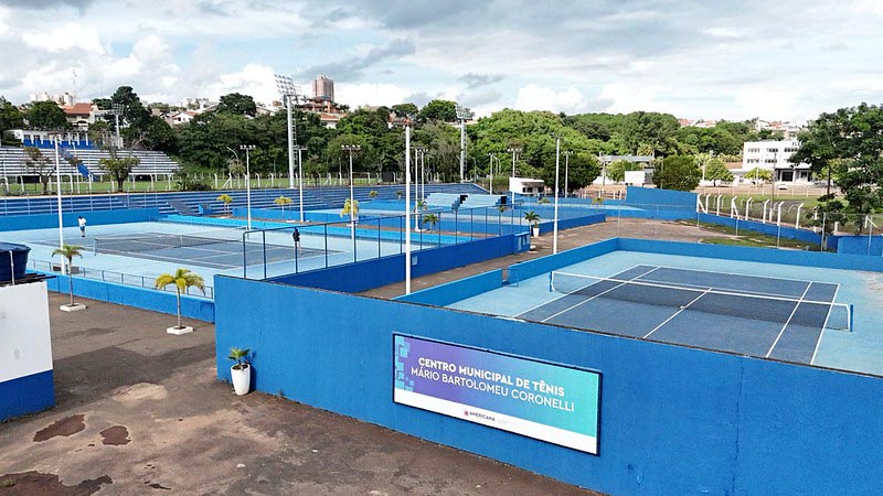 Foto  - Secretaria de Esportes abre novas turmas para aulas gratuitas de tênis no Centro Cívico