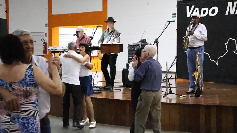 CIVI de Americana recebe Baile da Melhor Idade especial Festa Junina