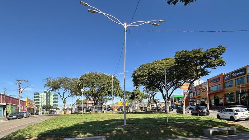 Prefeitura instala iluminação de LED na Praça Antônio Faé e entrega revitalização na próxima segunda