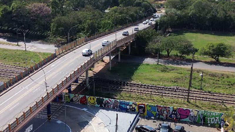 Trânsito é parcialmente liberado no Viaduto Amadeu Elias após avaliação técnica