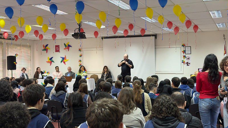 Assistência Social reforça combate ao trabalho infantil em encontro com adolescentes do SOMA