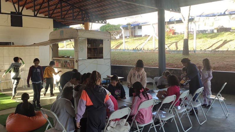Carreta Literária chega à EMEF Darcy Ribeiro