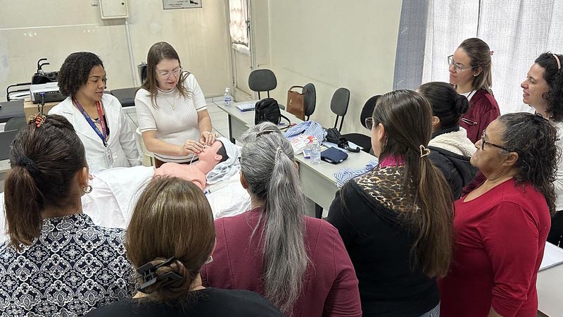 Foto  - Fundo Social recebe inscrições para novas turmas do curso gratuito de cuidador de idosos