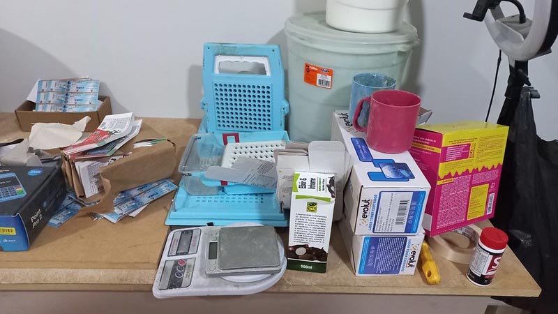 Vigilância Sanitária interdita estabelecimento clandestino de fabricação de cosméticos e suplementos